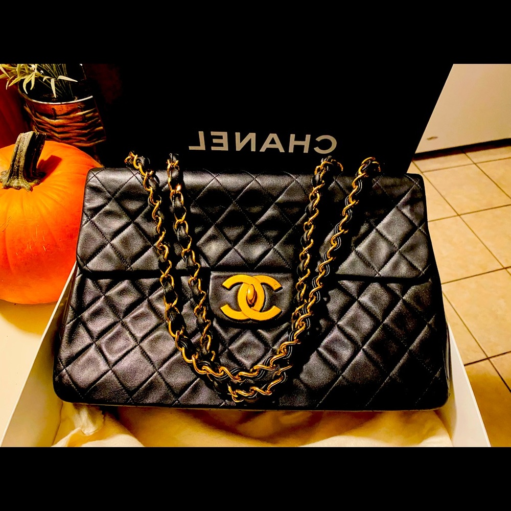 Authentic Chanel vintage jumbo